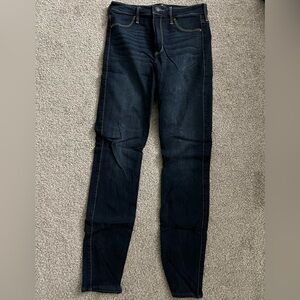 Hollister Ultra High-Rise Jegging